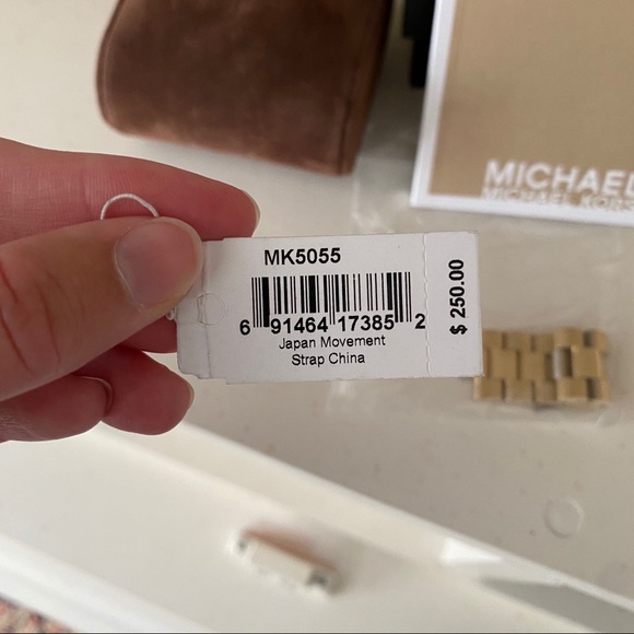 Michael Kors MK5055 Runway Chronograph Gold Watch - Picture 7 of 12